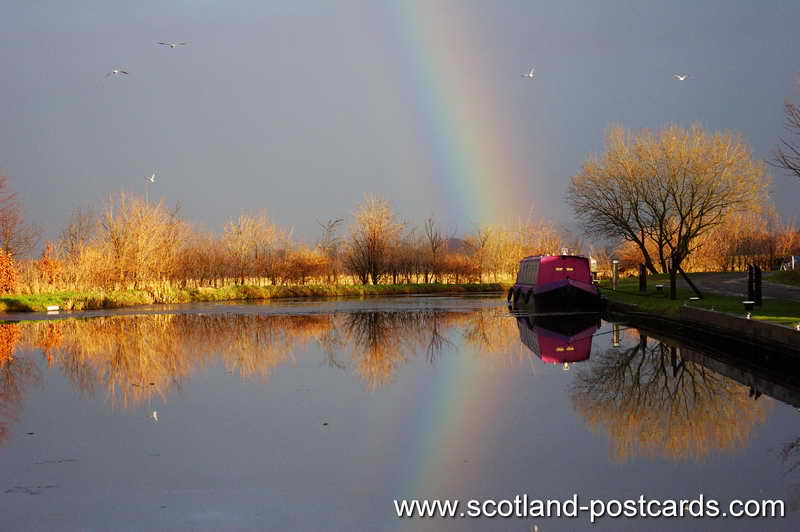 Union Canal Rainbow Barge Union Canal Rainbow Barge
